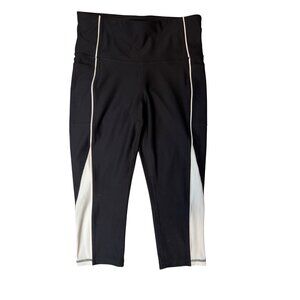 Xersion Capri Medium Black High-Waisted Leggings Side Pockets Contrasting Panels